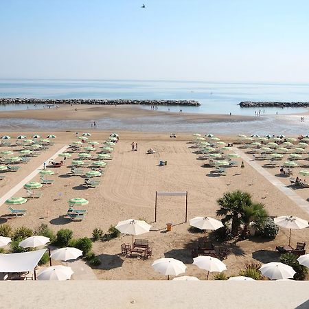 Hotel Belvedere Spiaggia Rimini Buitenkant foto